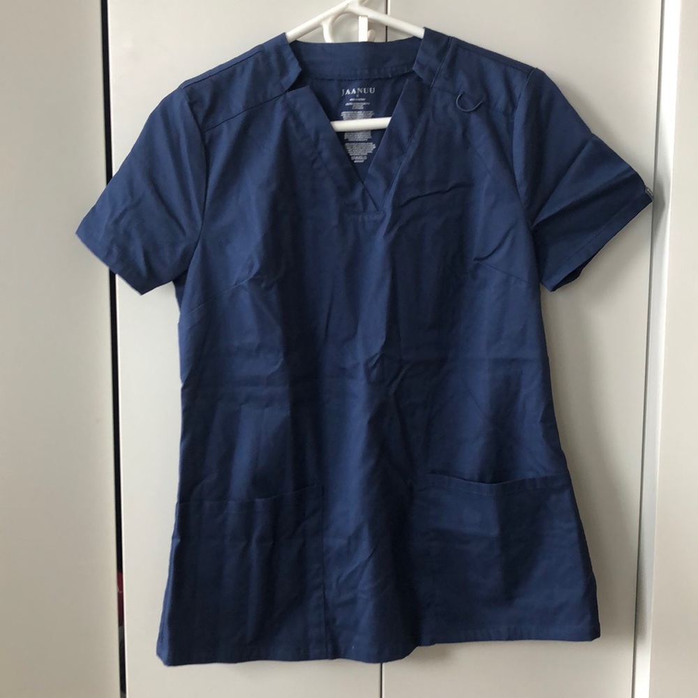 Jaanuu scrub top